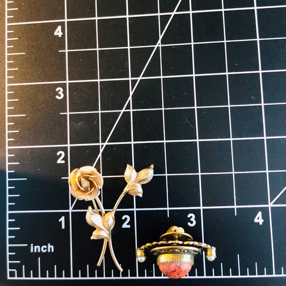 Vintage Original by Robert Pin & Gold Flower Brooch - Picture 5 of 16